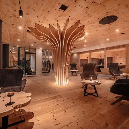 Cristallo Sport & Wellness Hotel Levico Terme Extérieur photo
