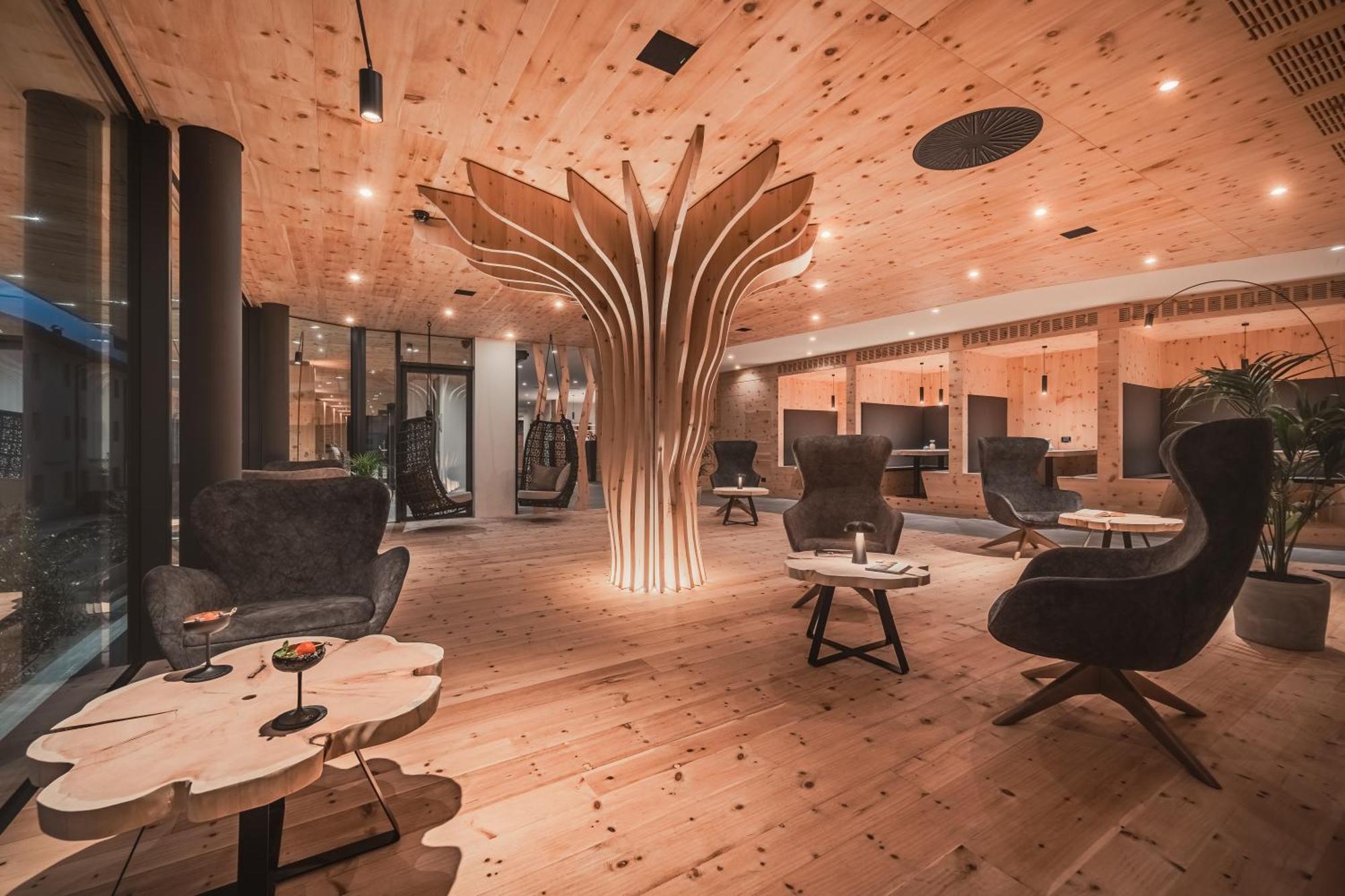 Cristallo Sport & Wellness Hotel Levico Terme Extérieur photo