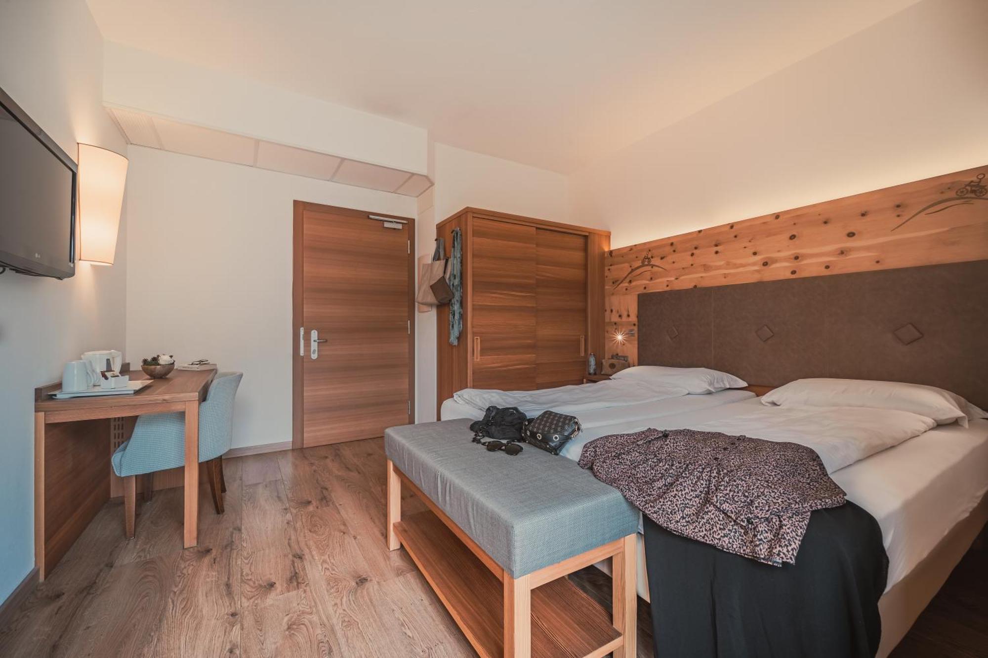Cristallo Sport & Wellness Hotel Levico Terme Extérieur photo