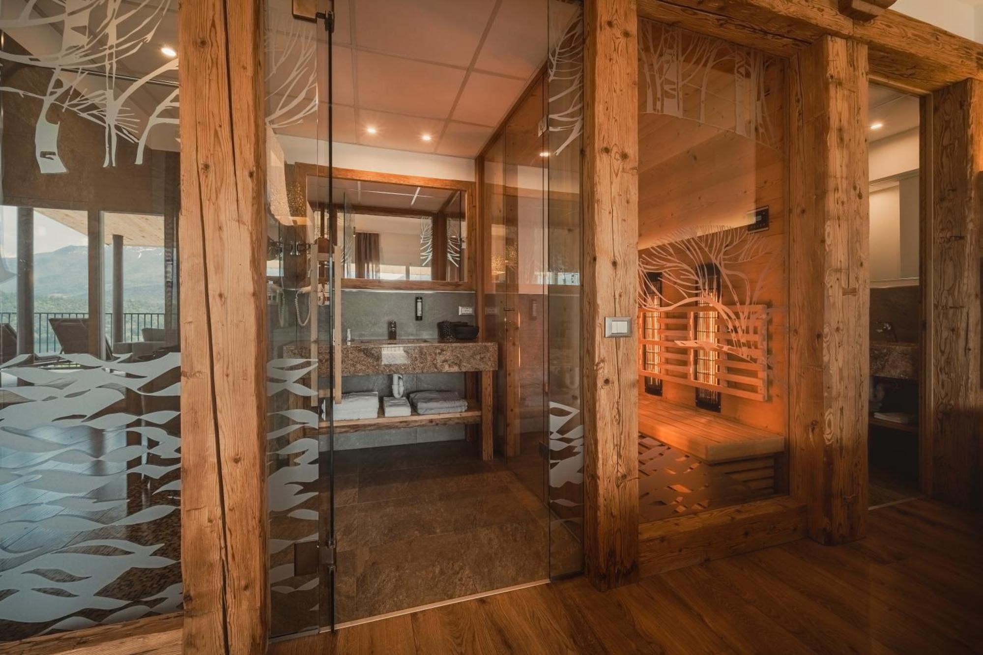 Cristallo Sport & Wellness Hotel Levico Terme Extérieur photo